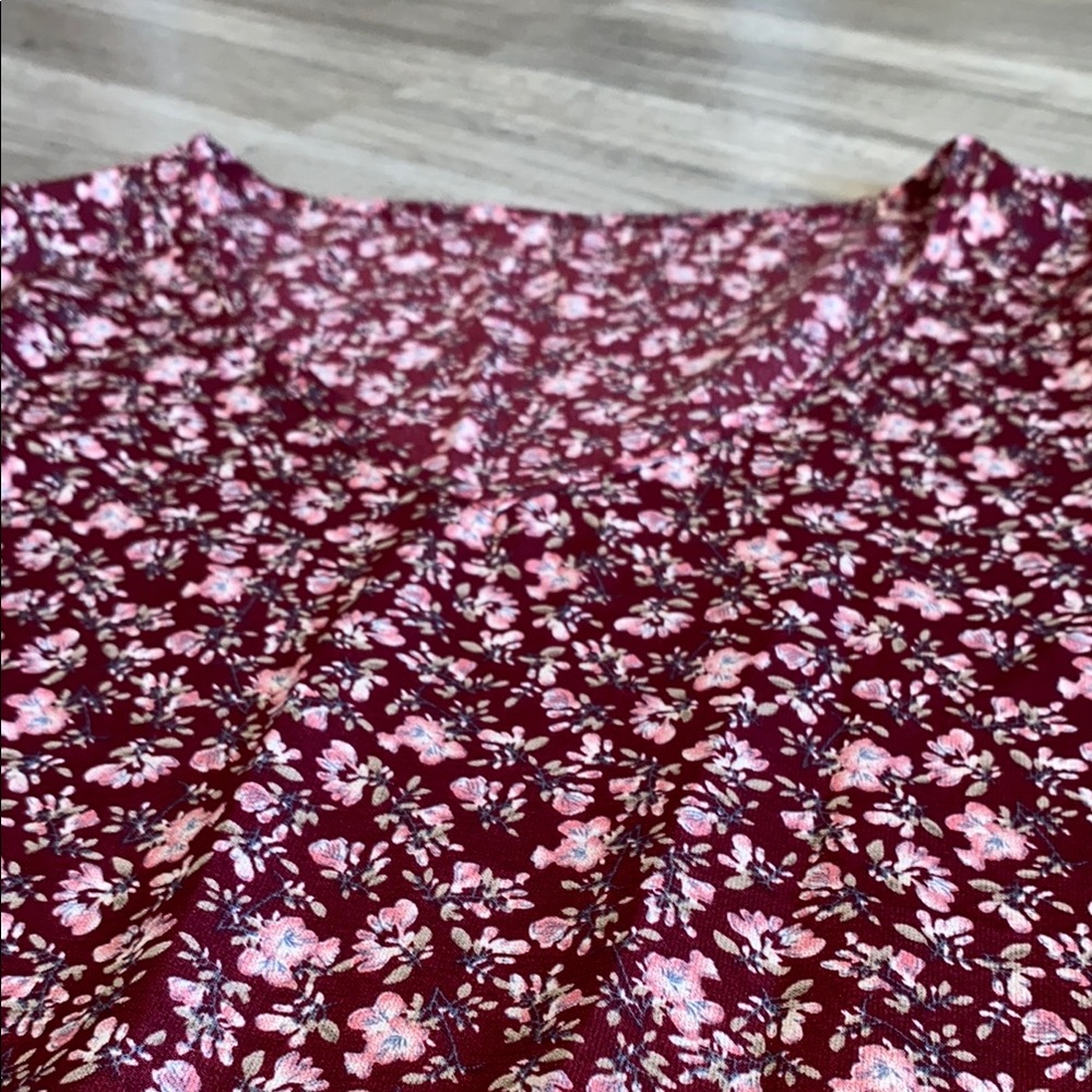 💜 2/$25 Maroon Floral Sundress with Bishop Sleeves - Picture 3 of 3